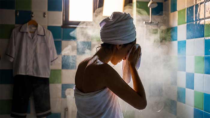 حمام یا دوش سریع (۶:۰۰–۶:۱۵)